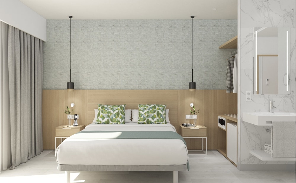 Superior Double Room, Balcony - Photo 3
