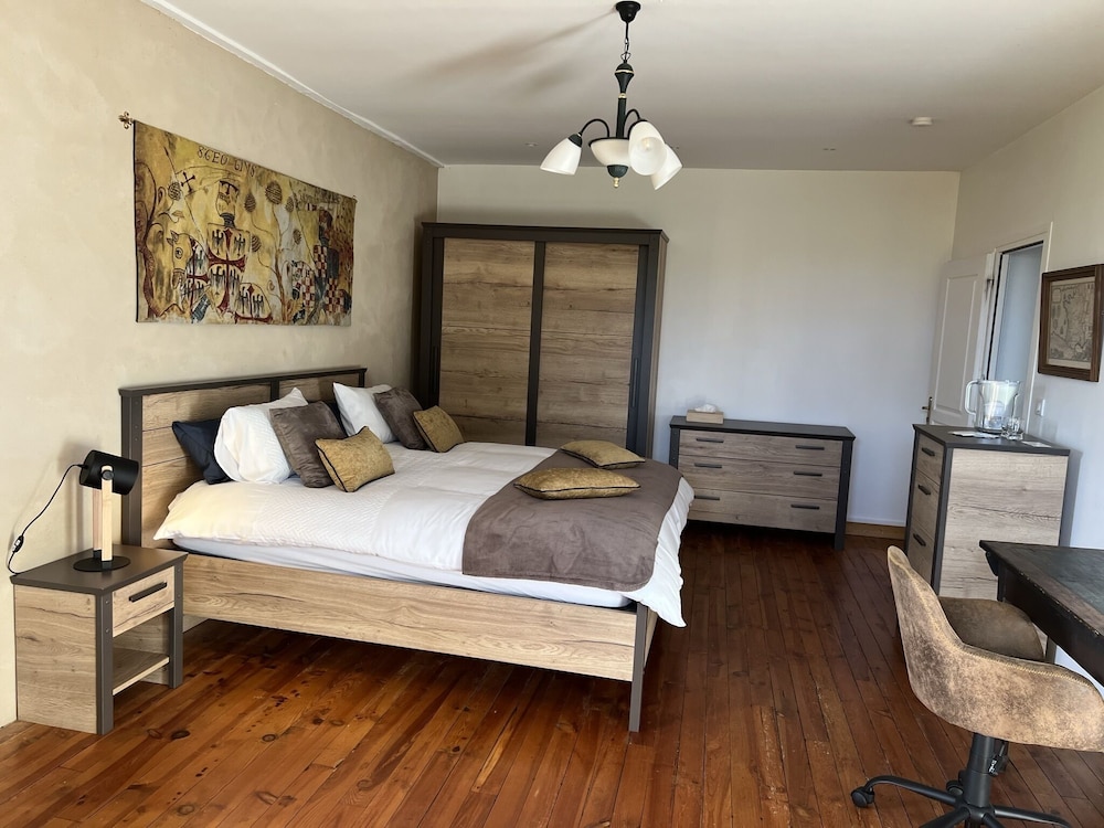 Double or Twin Room photo 3
