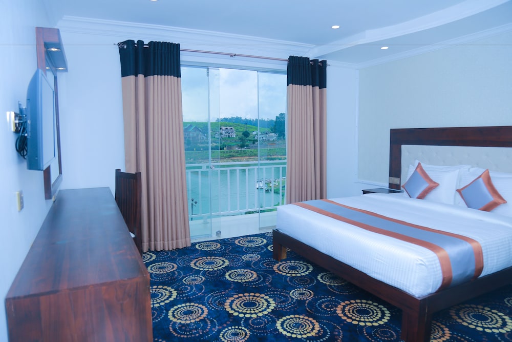 Deluxe Triple Room, Balcony, Lake View photo 1
