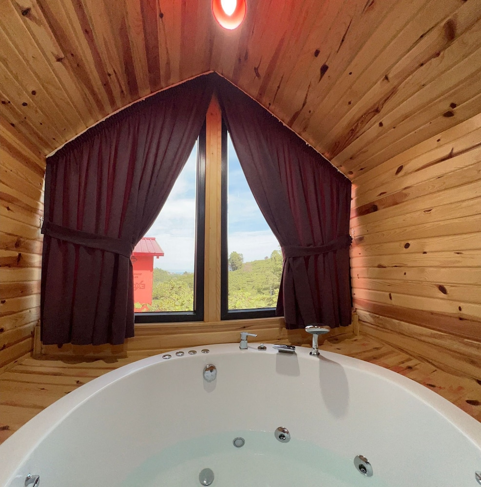 Honeymoon Cottage photo 3