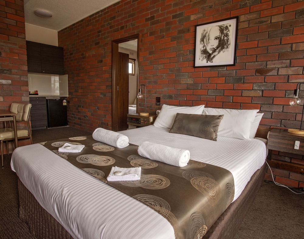 Family Room, 1 Bedroom