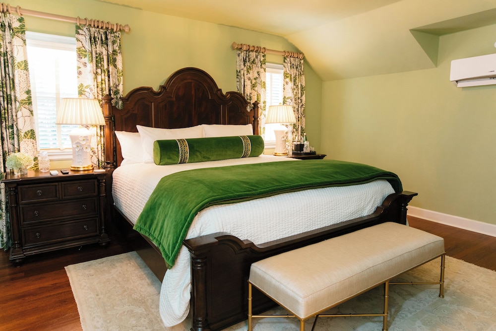Room, 1 King Bed photo 1