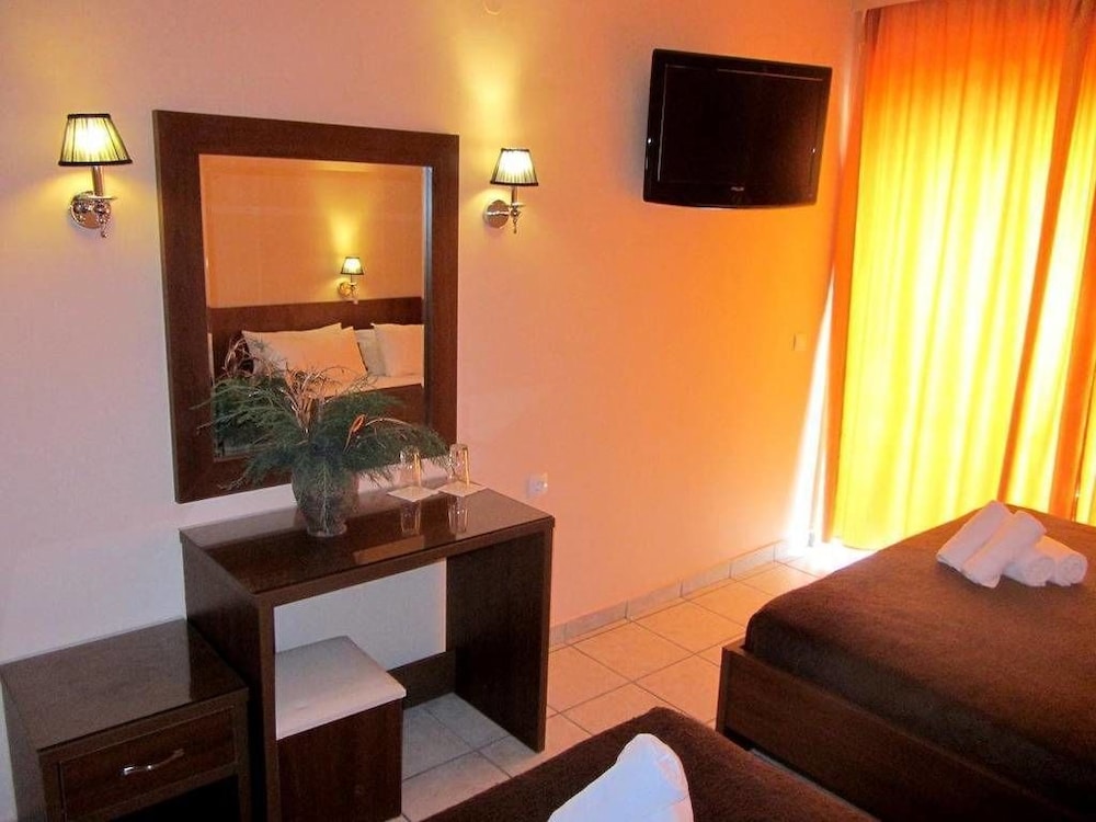 Basic Double Or Twin Room photo 3