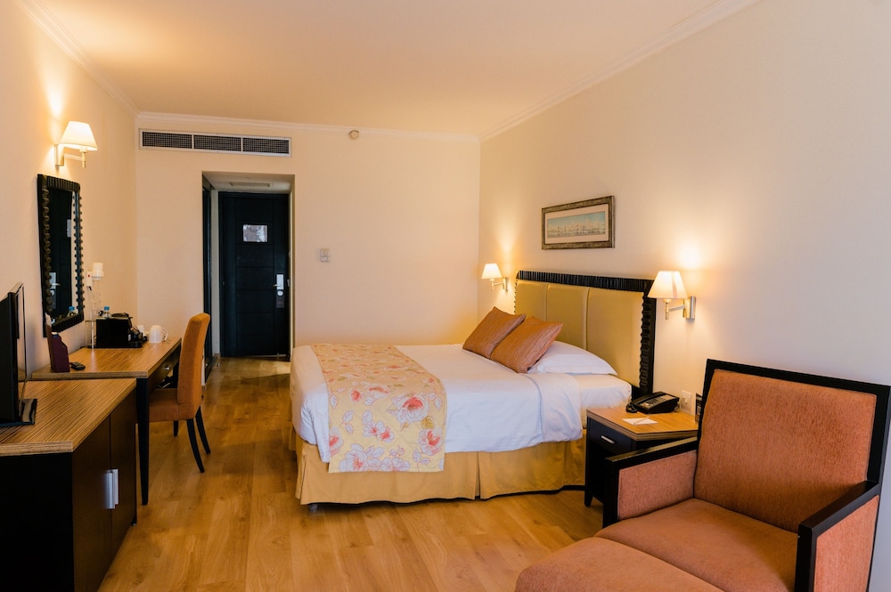 Standard Double Or Twin Room, Mountain View photo 2