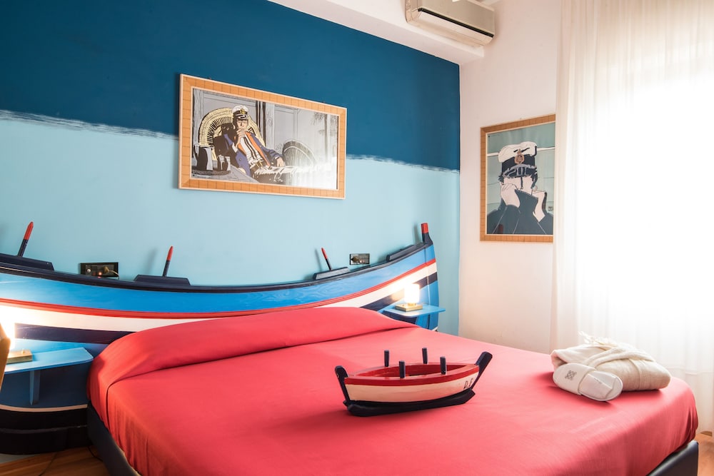 Single Room photo 1