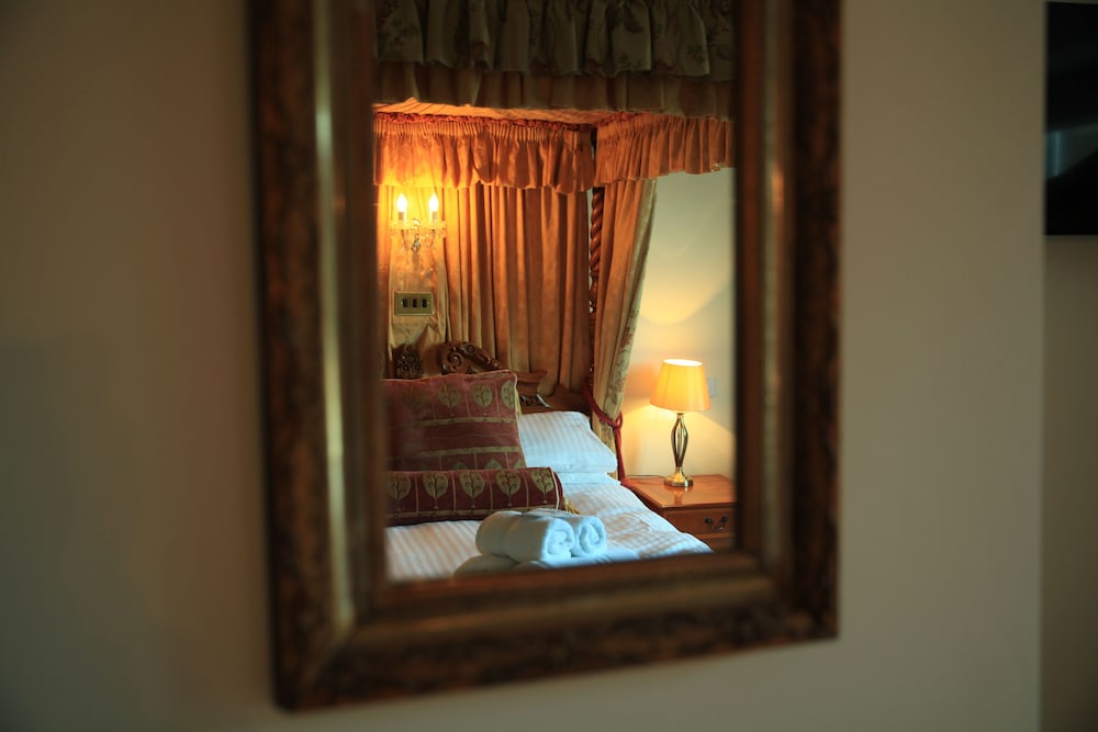 Double Room, 1 King Bed (Room 3 - Four Poster Bed)