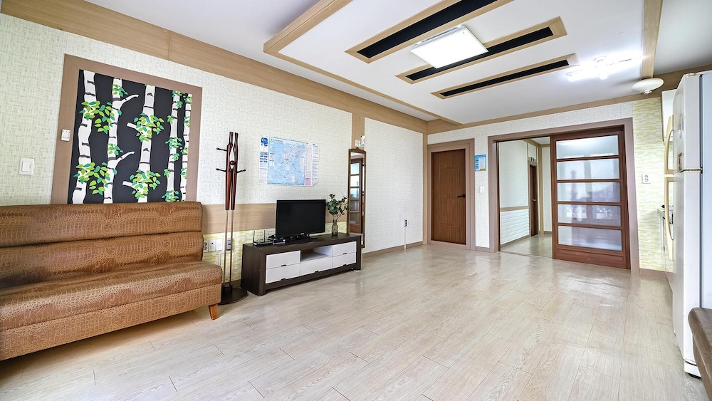 Basic Room, 1 Bedroom (102(Oceanview)) - Photo 4