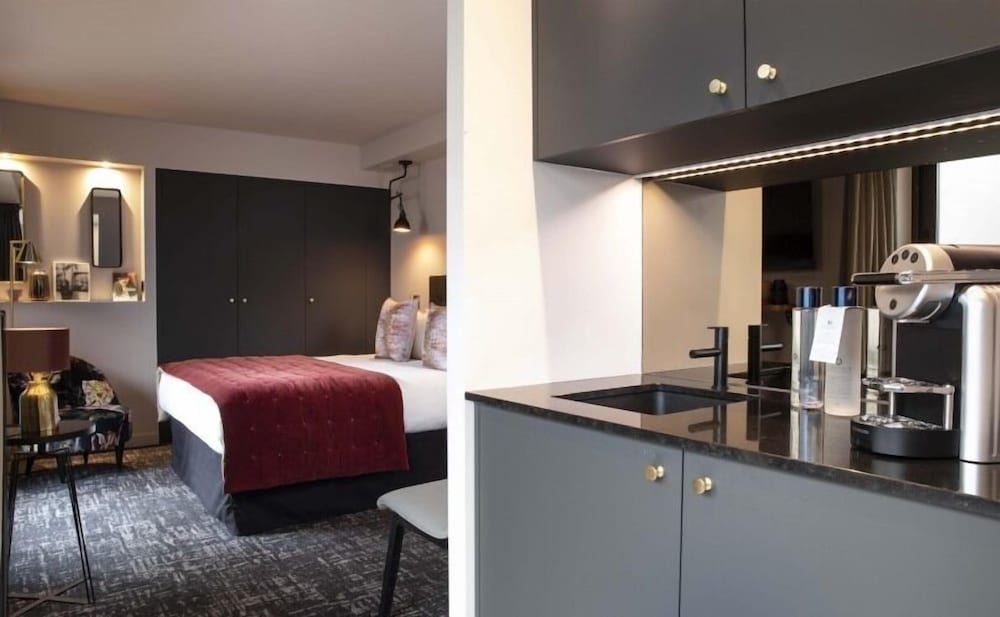 Superior Double Room, Terrace thumbnail 5