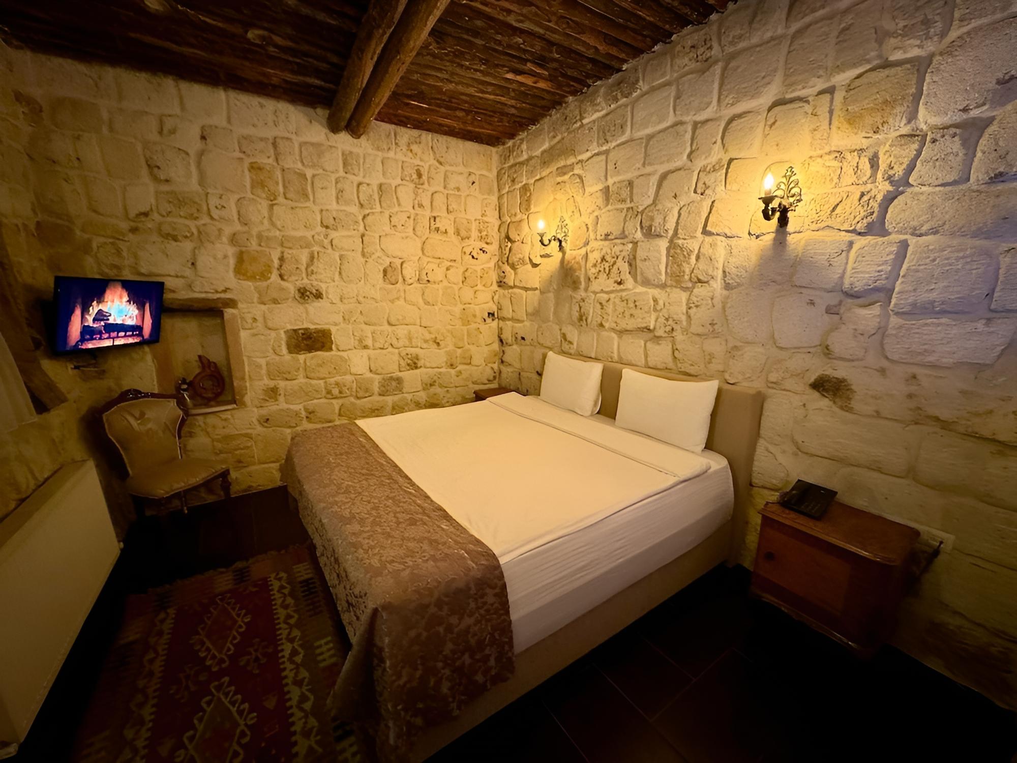 Deluxe Room - Photo 5