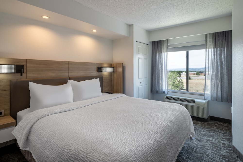 Suite, 1 King Bed with Sofa bed (Hearing Accessible) - Photo 3