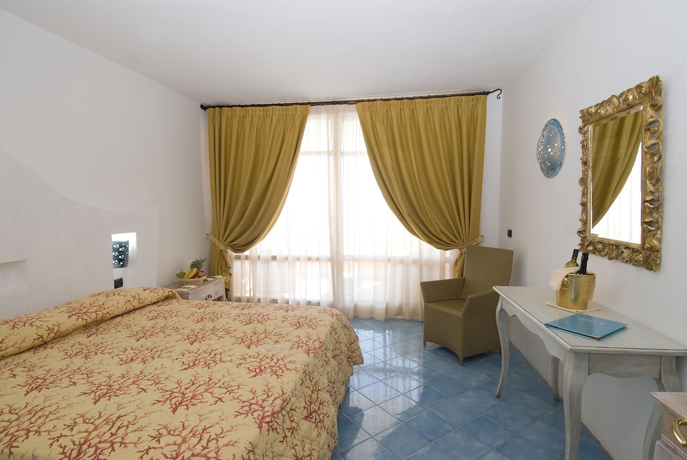 Standard Suite, 1 Bedroom, Non Smoking, Balcony photo 3