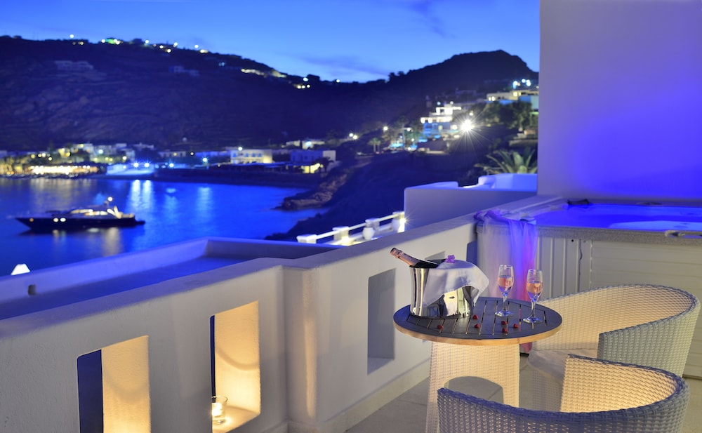 Nissaki VIP Suite with Indoor and Outdoor Hot Tub, Sea View - Photo 11