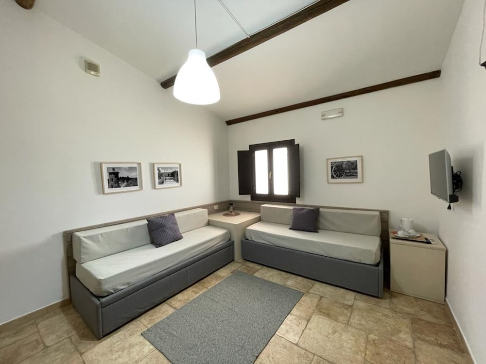Junior Suite, Pool Access, Pool View photo 3