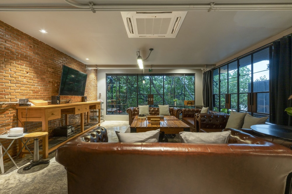 Five-Bedroom Pool Villa - Photo 29