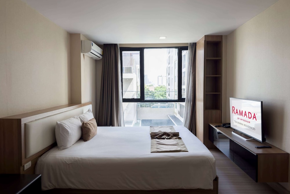 Premier Room, 1 Bedroom (1 King Bed)