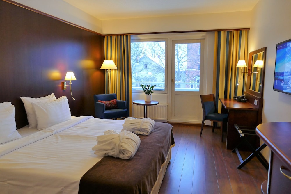 Superior Double Room, 1 King Bed, City View photo 3