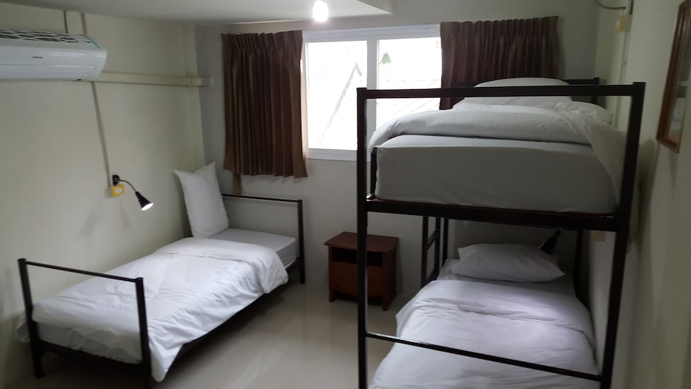 Triple Room (Shared Bathroom) photo 1
