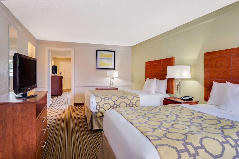 Suite, Multiple Beds, Non Smoking - Photo 1