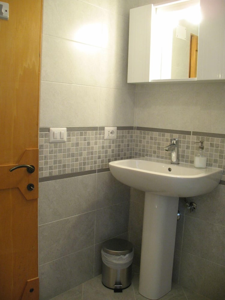 Suite (Private External Bathroom - 1) photo 3