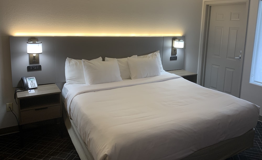 Suite, Multiple Beds, Non Smoking (Efficiency, Upgrade) - Photo 2