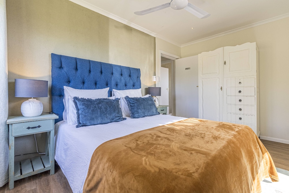 Classic Double Room, 1 King Bed - Photo 2