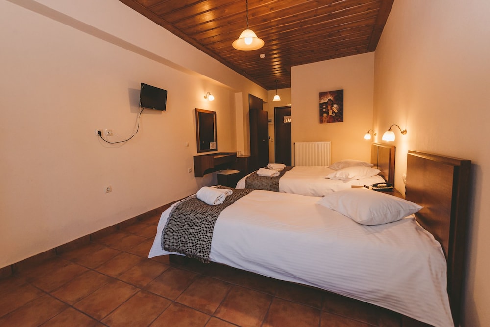 Triple Room, Fireplace, Mountain View photo 1