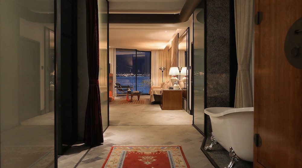 Elite Suite, 1 Queen Bed, Non Smoking photo 1