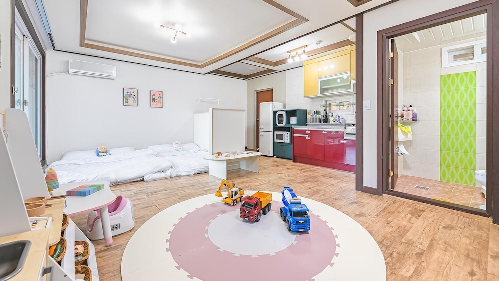 Basic Room, 1 Bedroom (Ttalgi - Kidsroom) - Photo 21