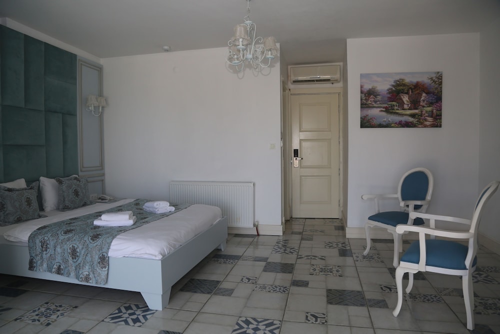 Room, Jetted Tub, Sea View photo 1
