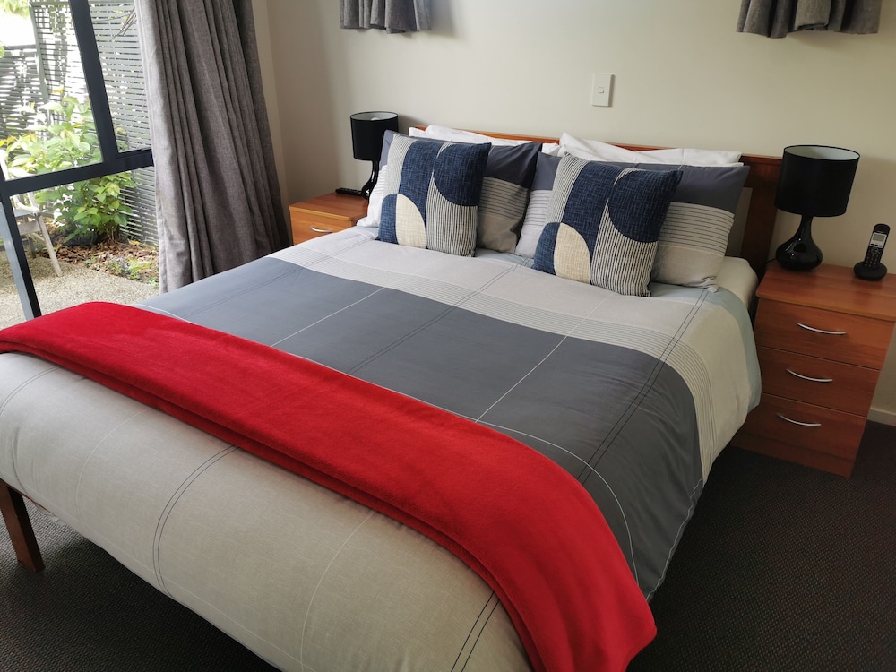 Standard Suite, 2 Bedrooms, Non Smoking, Kitchen (Units) photo 1