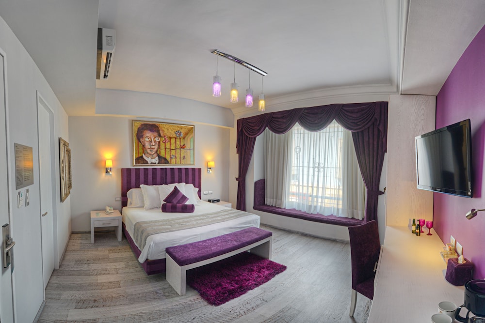 Standard Room, 1 King Bed photo 3