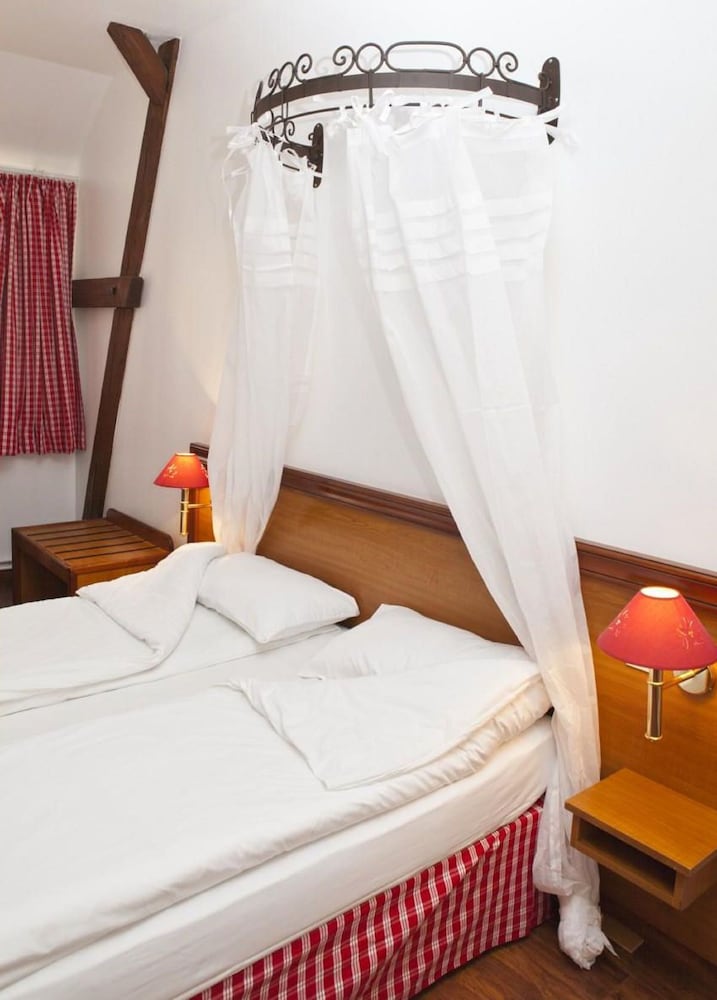 Superior Triple Room, 3 Twin Beds - Photo 4