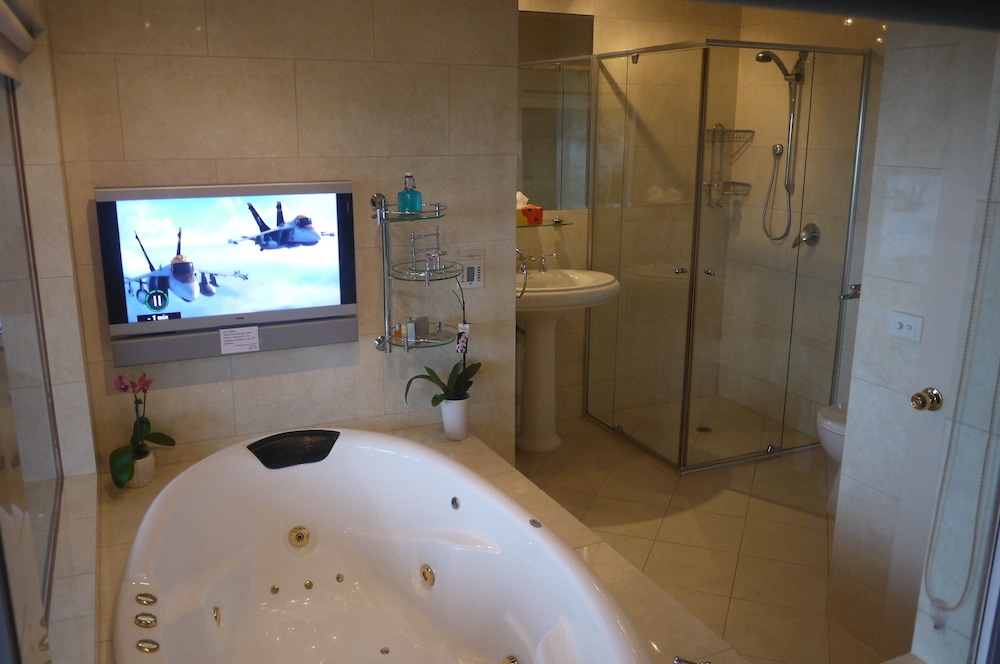 Romantic Studio, Kitchenette (Romantic Ambience) photo 3