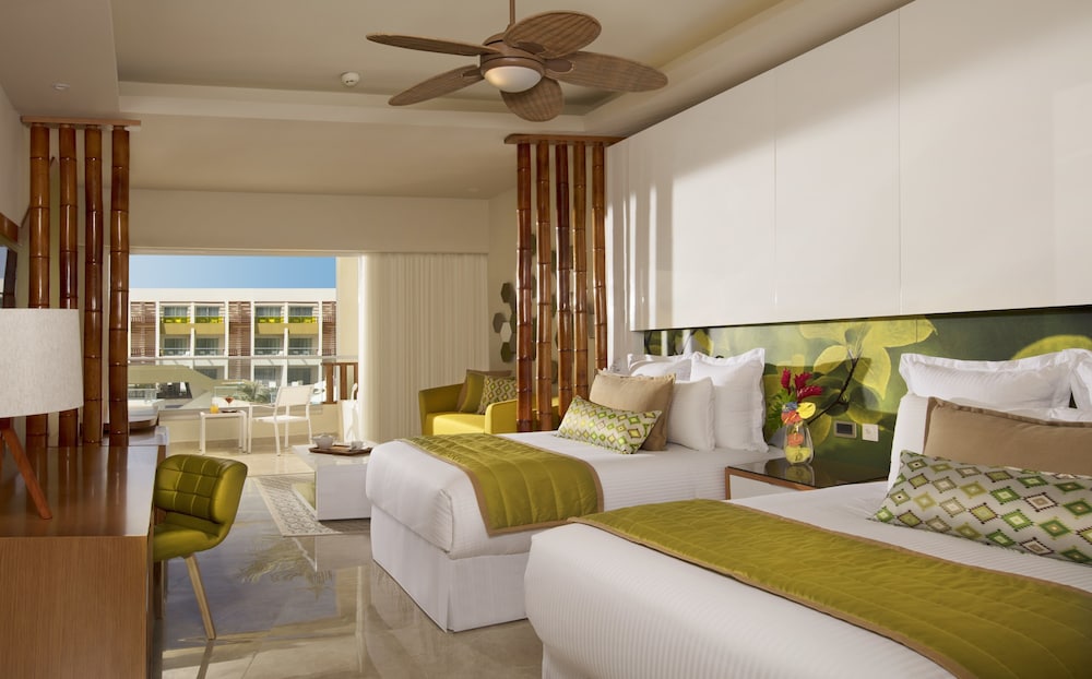 Junior Room, 2 Double Beds
