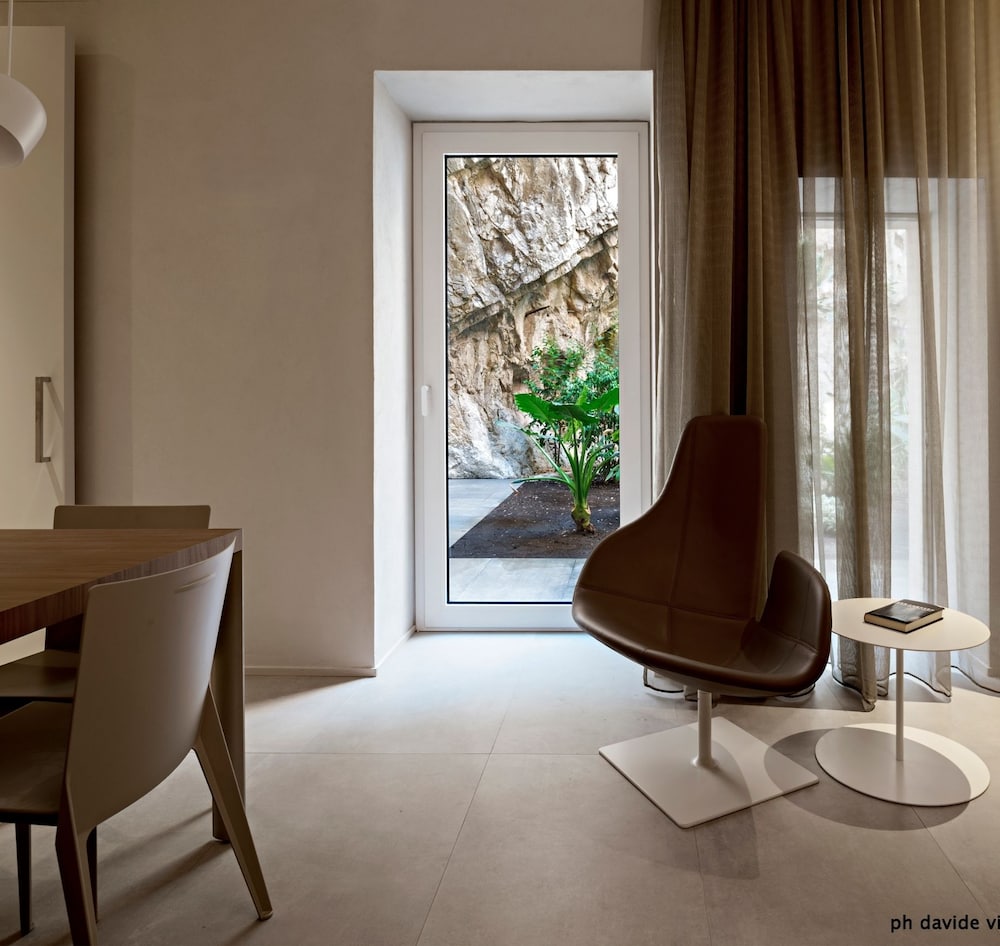 Suite, Annex Building (Rock, 50 meters away) - Photo 4