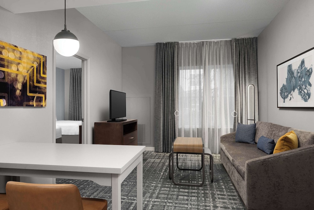 Standard Suite, 2 Queen Beds, Accessible, Non Smoking photo 2