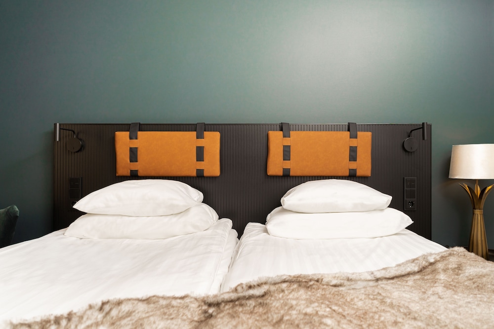 Superior Room, 1 King Bed photo 2