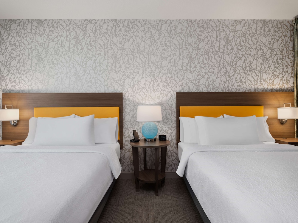 Studio, 2 Queen Beds, Accessible, Bathtub (Mobility & Hearing) photo 3