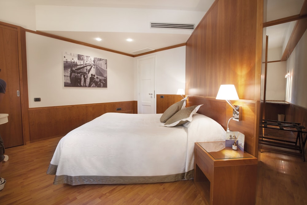 Superior Double Room - Photo 3