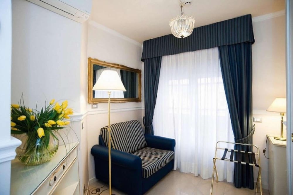 Deluxe Double Room - Photo 3
