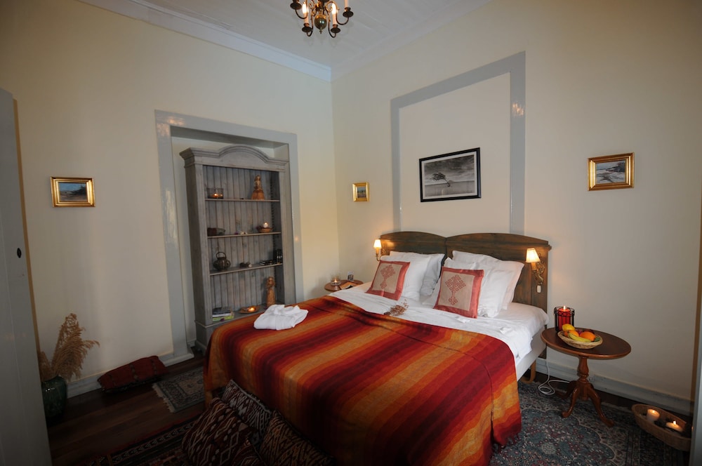 Room 2 - With private bathroom outside - Second Floor photo 2