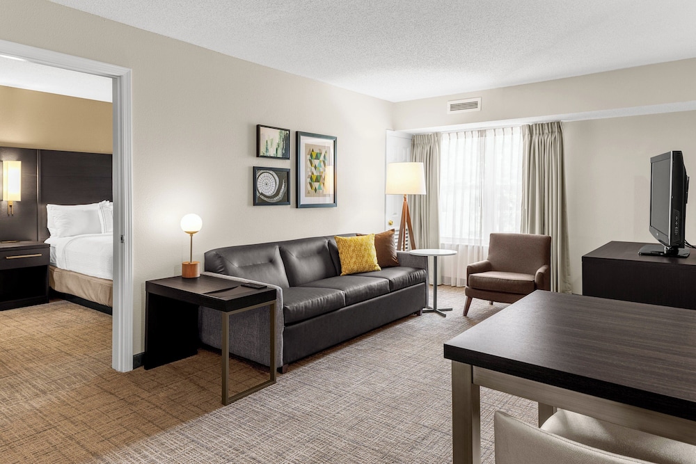 Suite, 2 Bedrooms - Photo 5