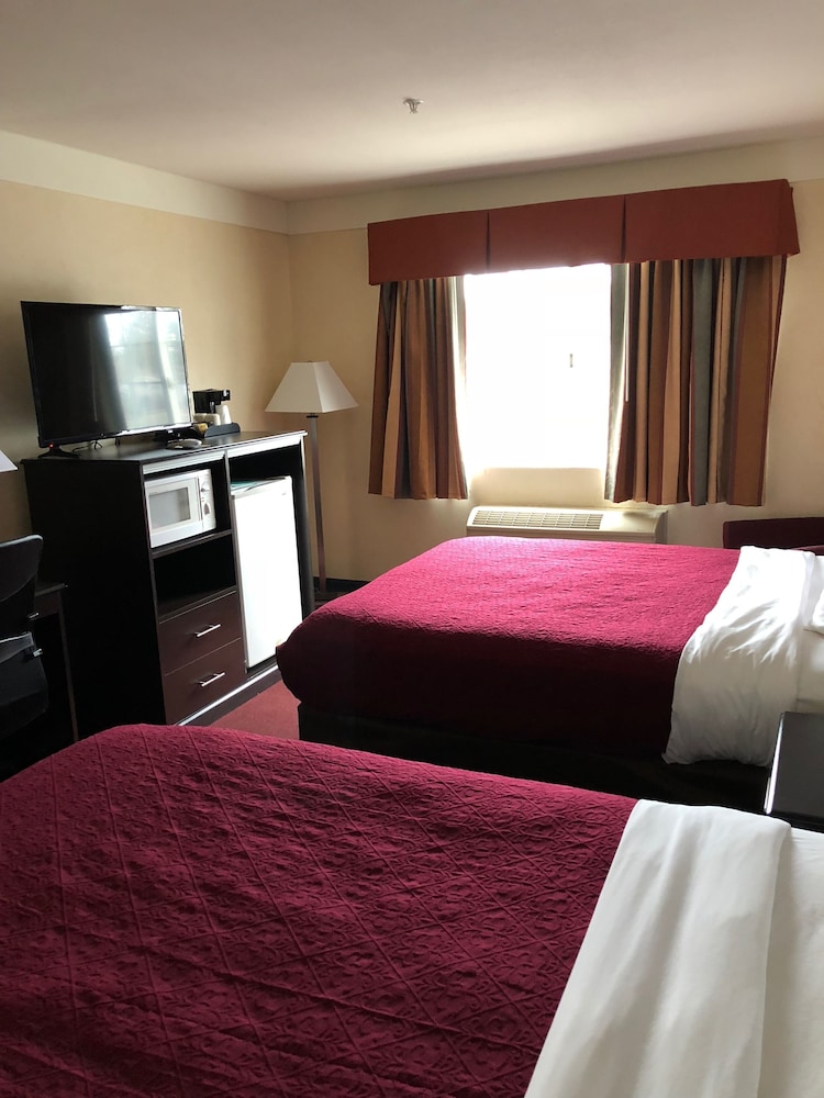 Room, 2 Queen Beds photo 2