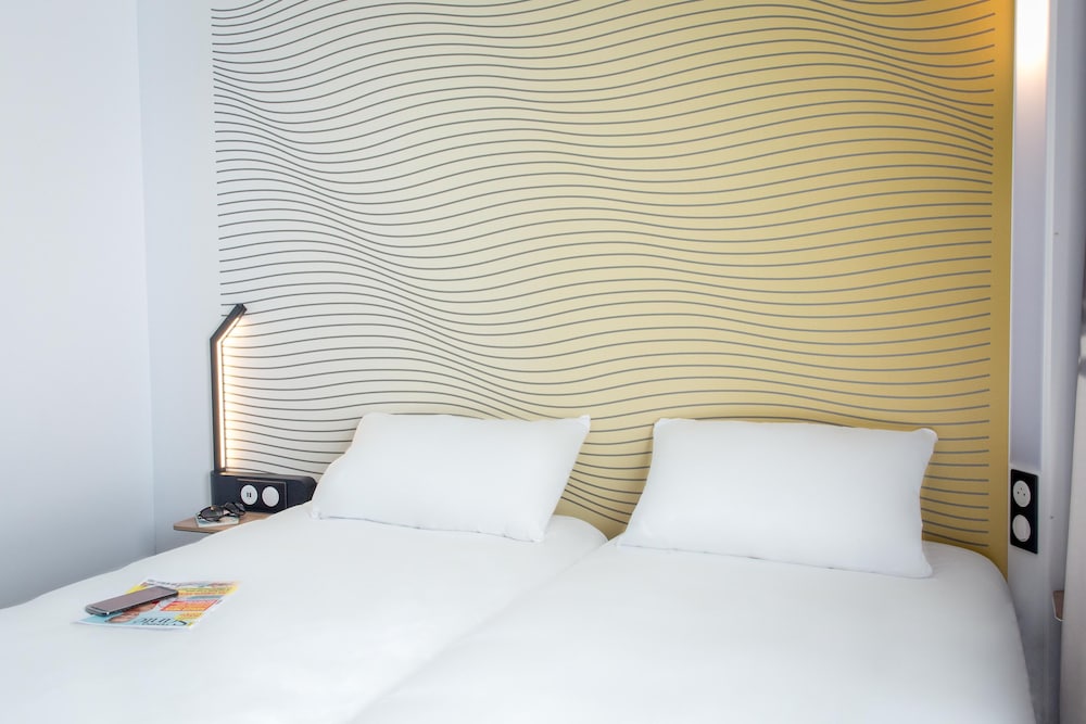 Twin Room - Photo 3