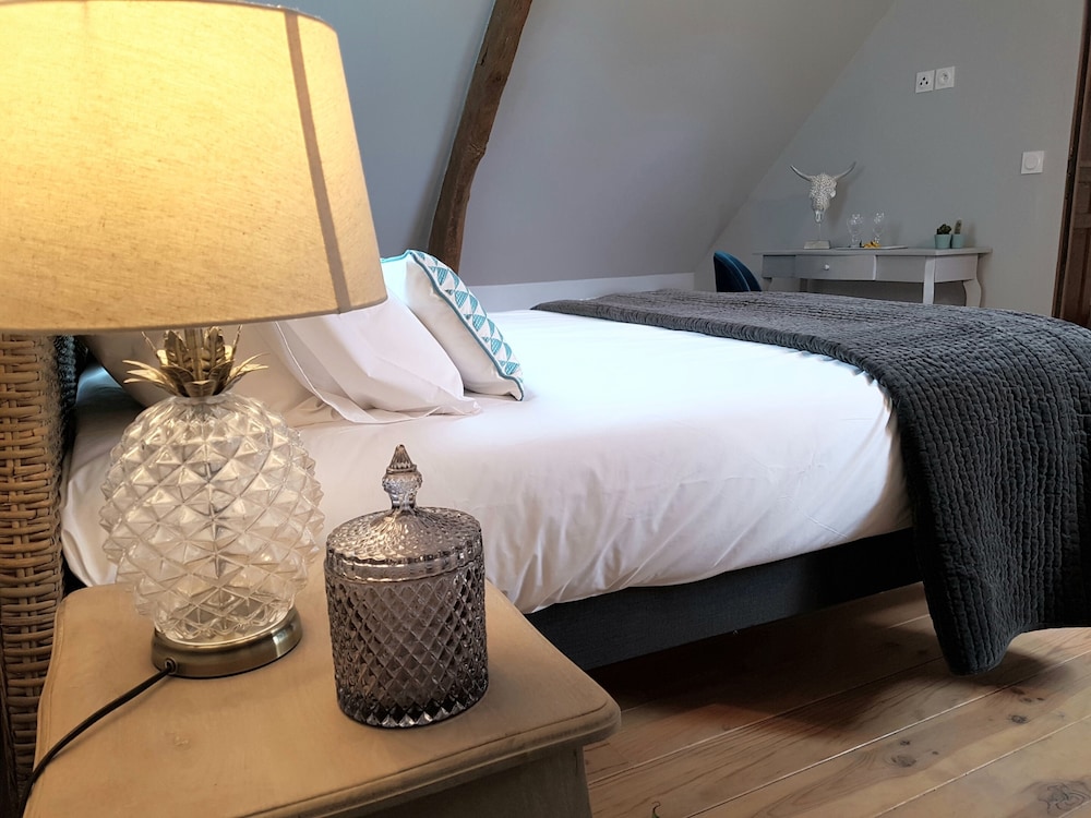 Classic Double Room, Ensuite (Chambre Ducy) photo 2