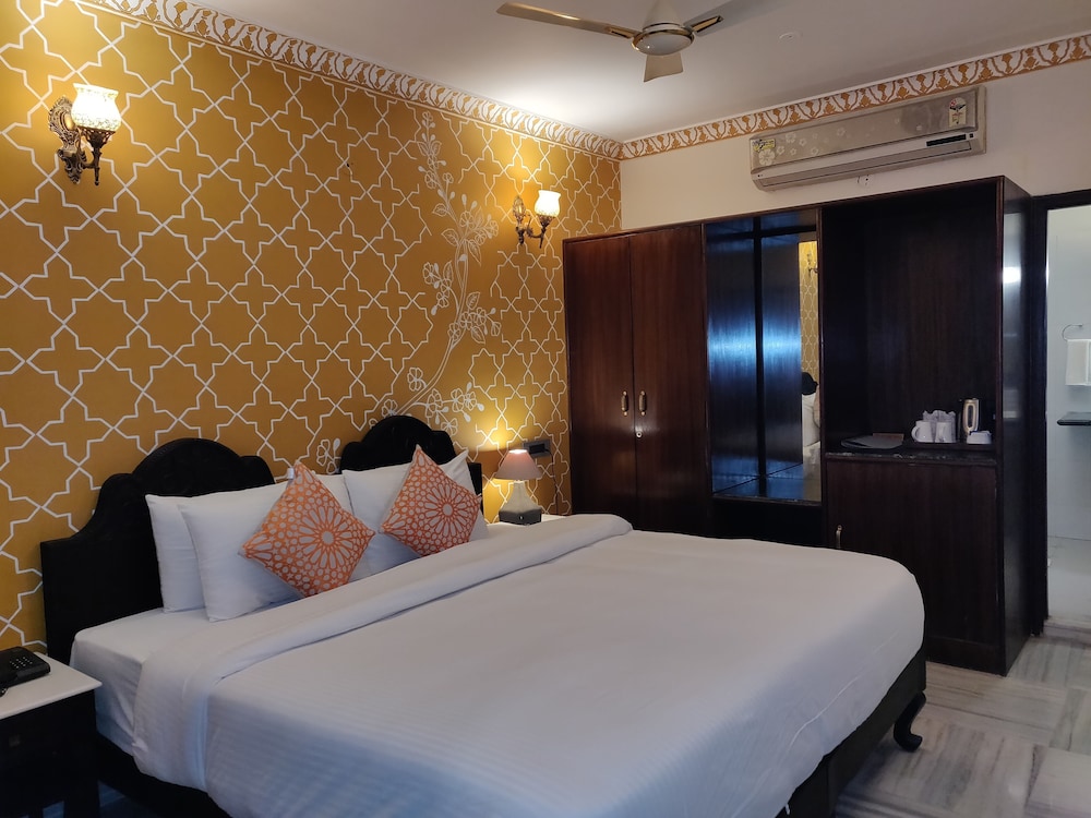 Standard Room, 1 Double or 2 Twin Beds photo 2