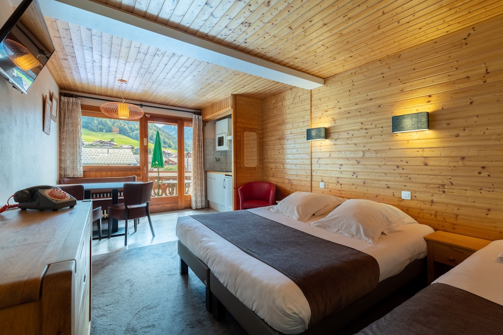 Comfort Triple Room, Kitchenette, Mountain View photo 2