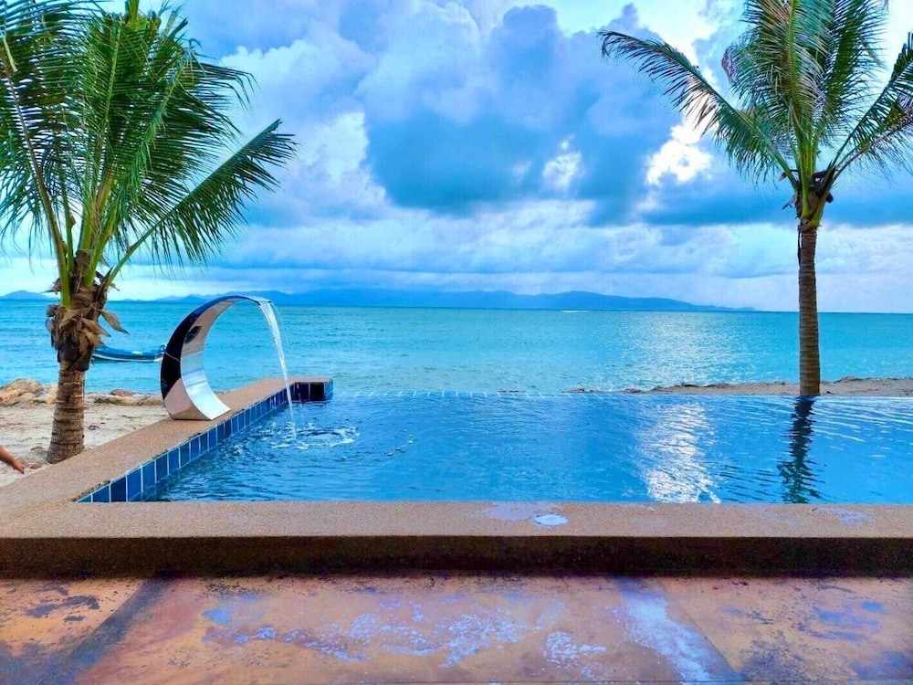 Beachfront Private Pool Villa - Photo 2