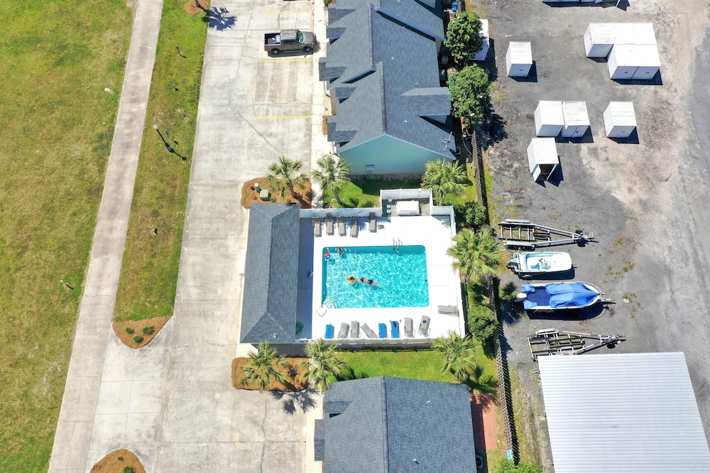 Townhome, Multiple Beds (The Palms 2B) photo 3