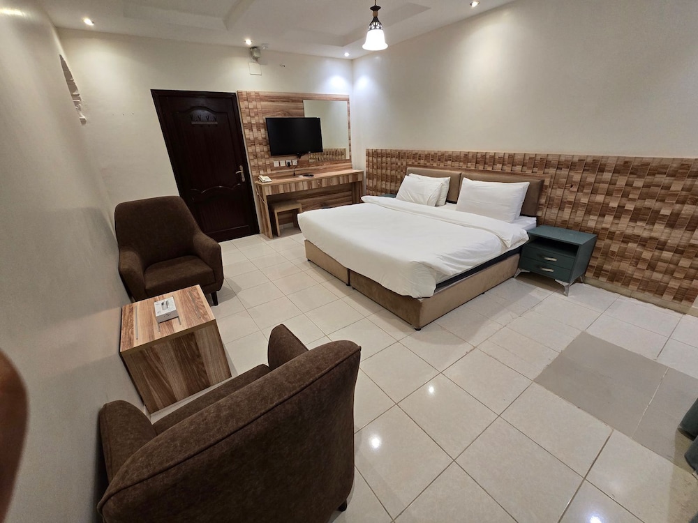 Deluxe Studio, City View